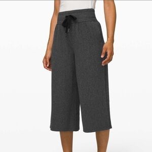 Lululemon 2019 Retreat Yourself Crop Heathered Core Wide Leg Dark Grey